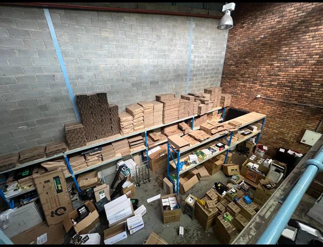 204M² WAREHOUSE TO LET IN STRIJDOMPARK